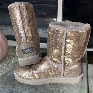 ✨Silver Sequin Uggs✨